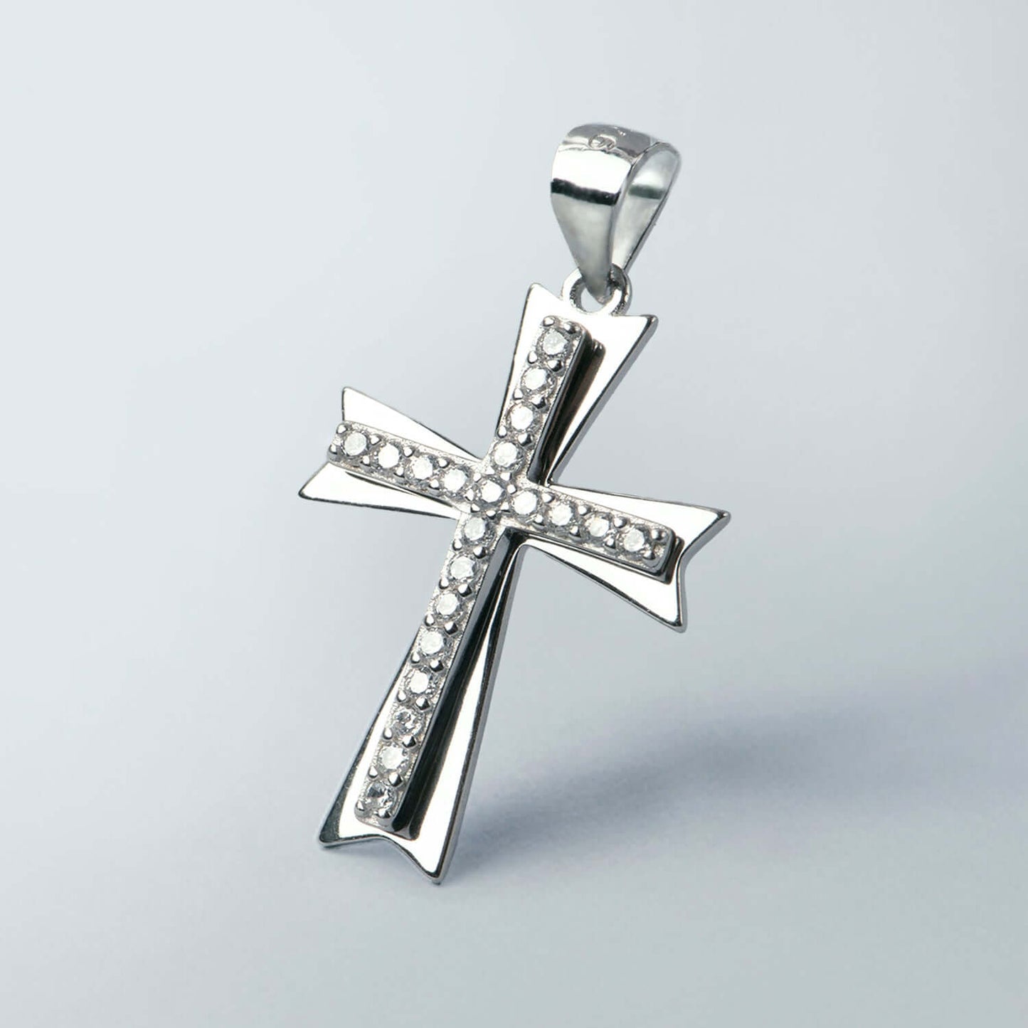 KRUIS HANGER - ZILVER EN ZIRCONS