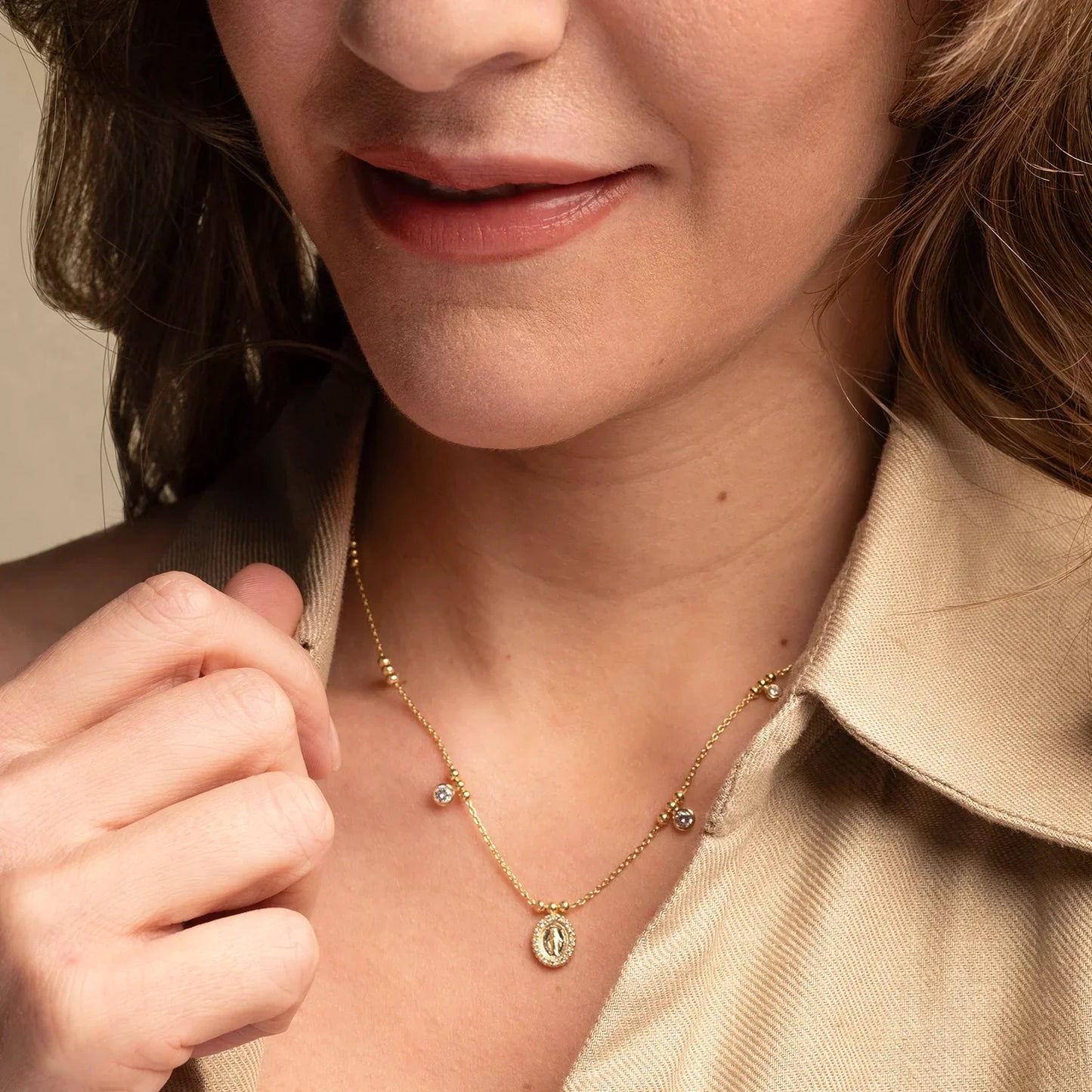MIRACULOUS MEDAL NECKLACE - GOLDEN SILVER AND ZIRCONIA