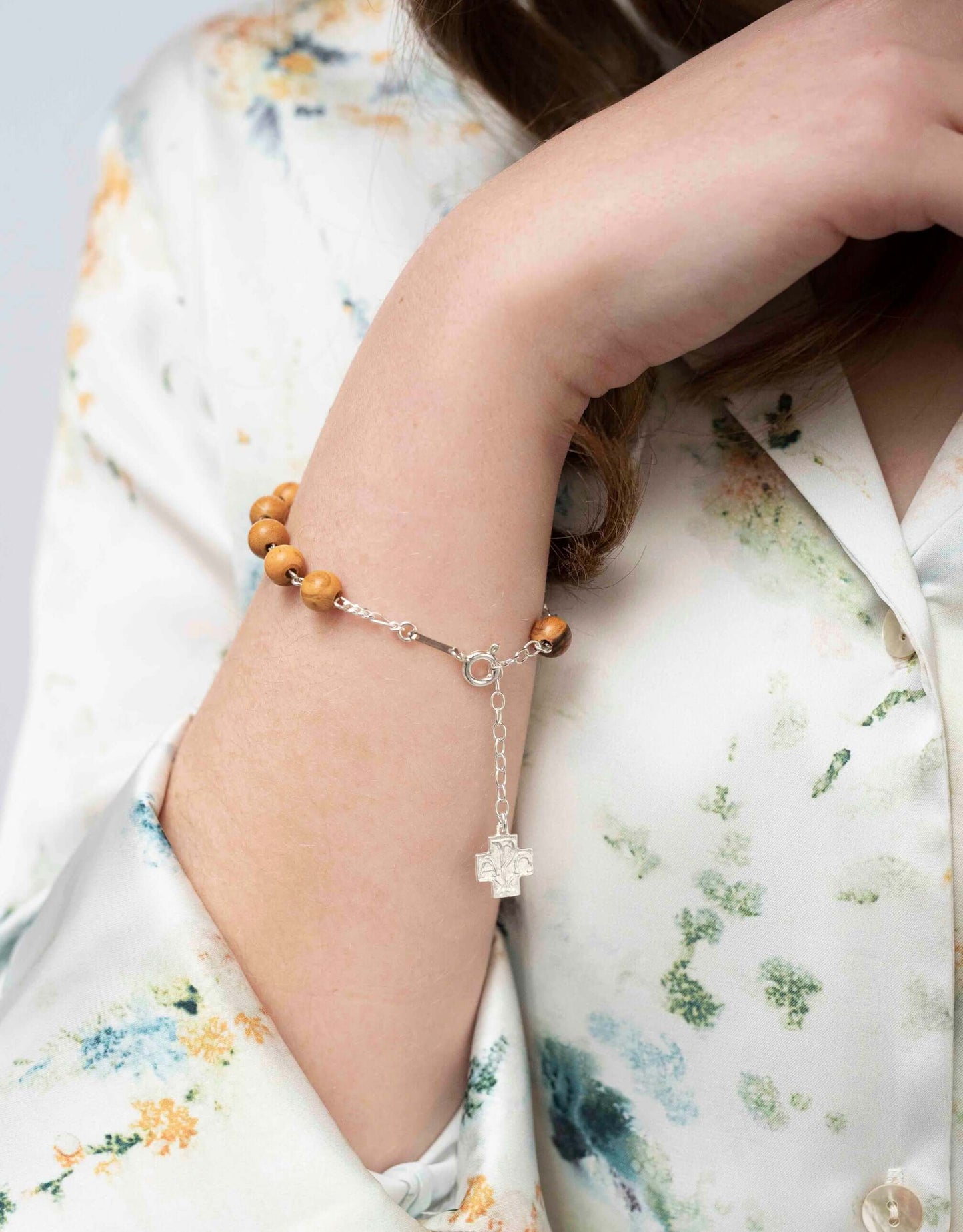 OLIVE WOOD KRALEN ROZENKRANS ARMBAND - ZILVER