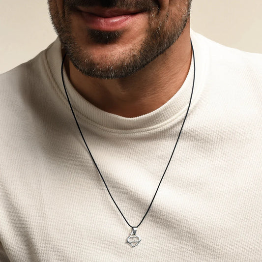 SACRED HEART OF JESUS KETTING - RUBBER CORD EN STEEL