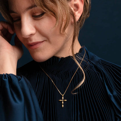 CROSS PENDANT - GOLD AND DIAMOND