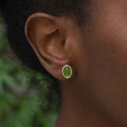 GREEN MIRACULOUS MEDAILLE - STUD EARRINGS - ZILVER