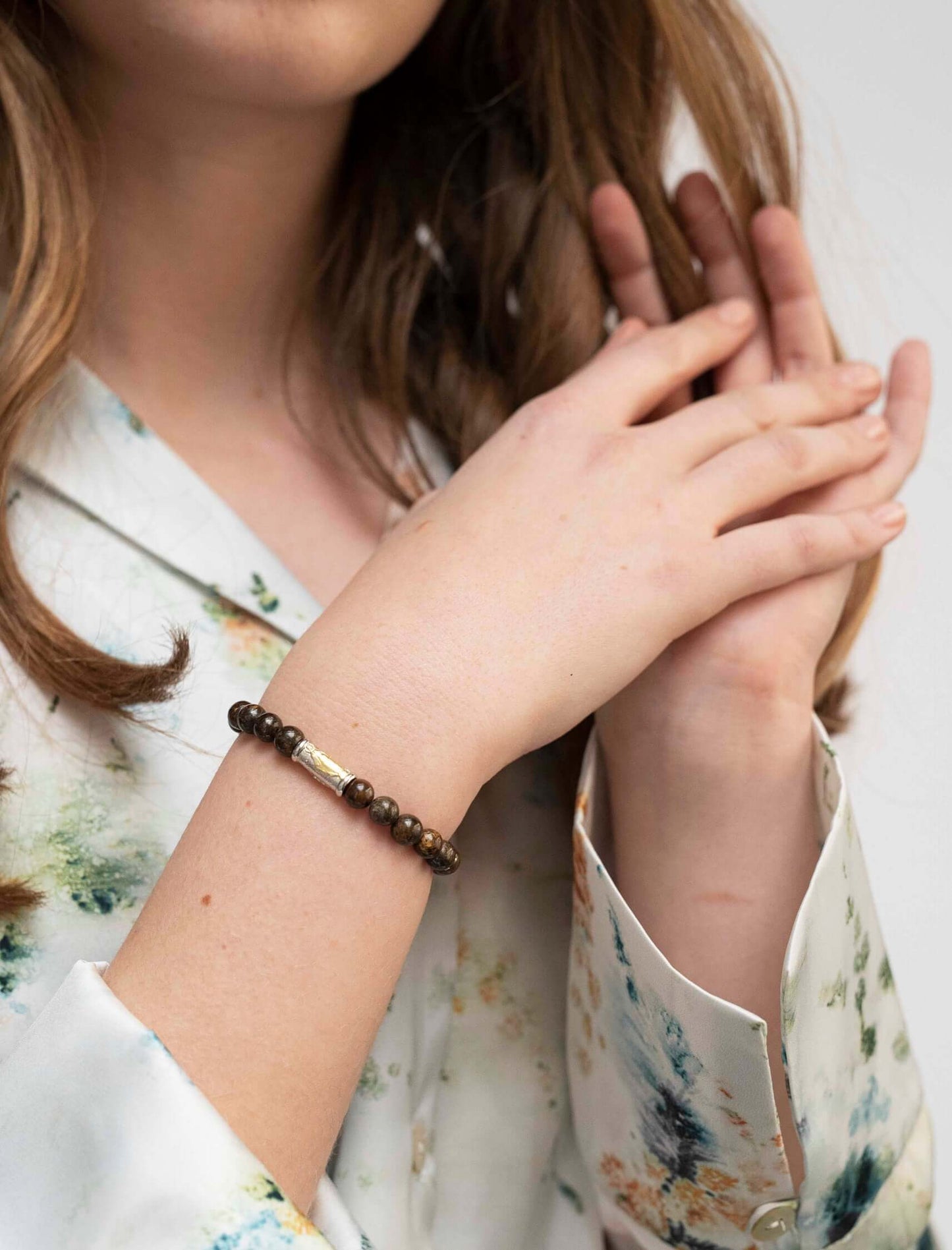 OUR LADY OF GRACE ARMBAND - BRONZITE EN ZILVER